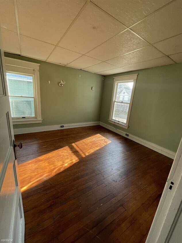 Foto del edificio - 3 br, 1 bath Duplex - 6 Cedar St Right
