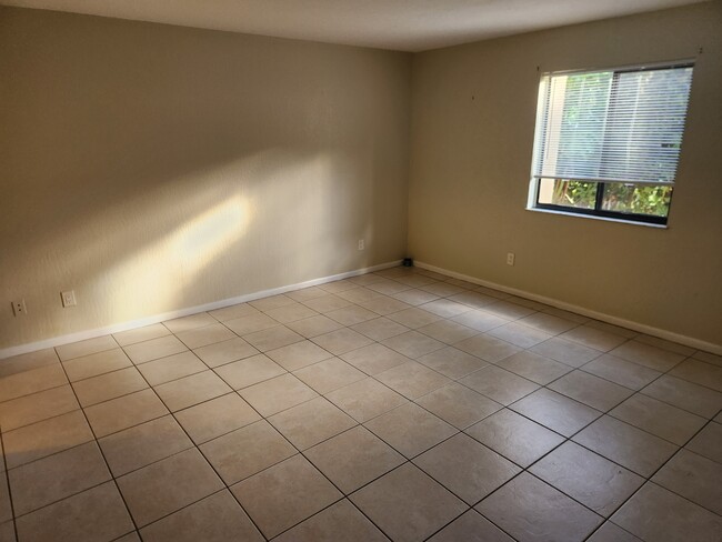 Foto del edificio - 2130 Forest Knoll Dr NE