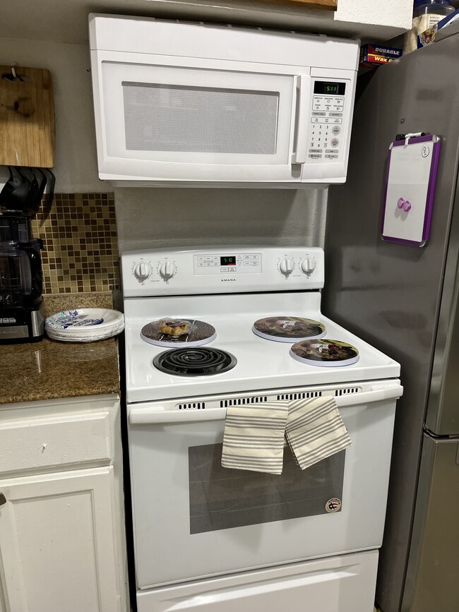 Kitchen - 13636 Goldmark Dr