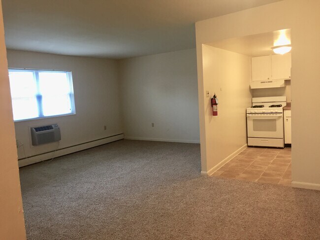 Dining Room, Kitchen & Living Room - 905 W Aaron Dr
