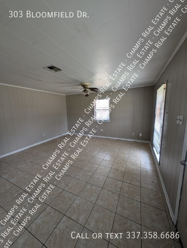 Foto del edificio - Modest Home in Carencro ready for its new ...