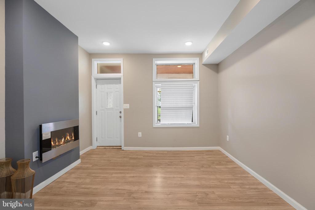 Foto principal - 945 Ashburton St