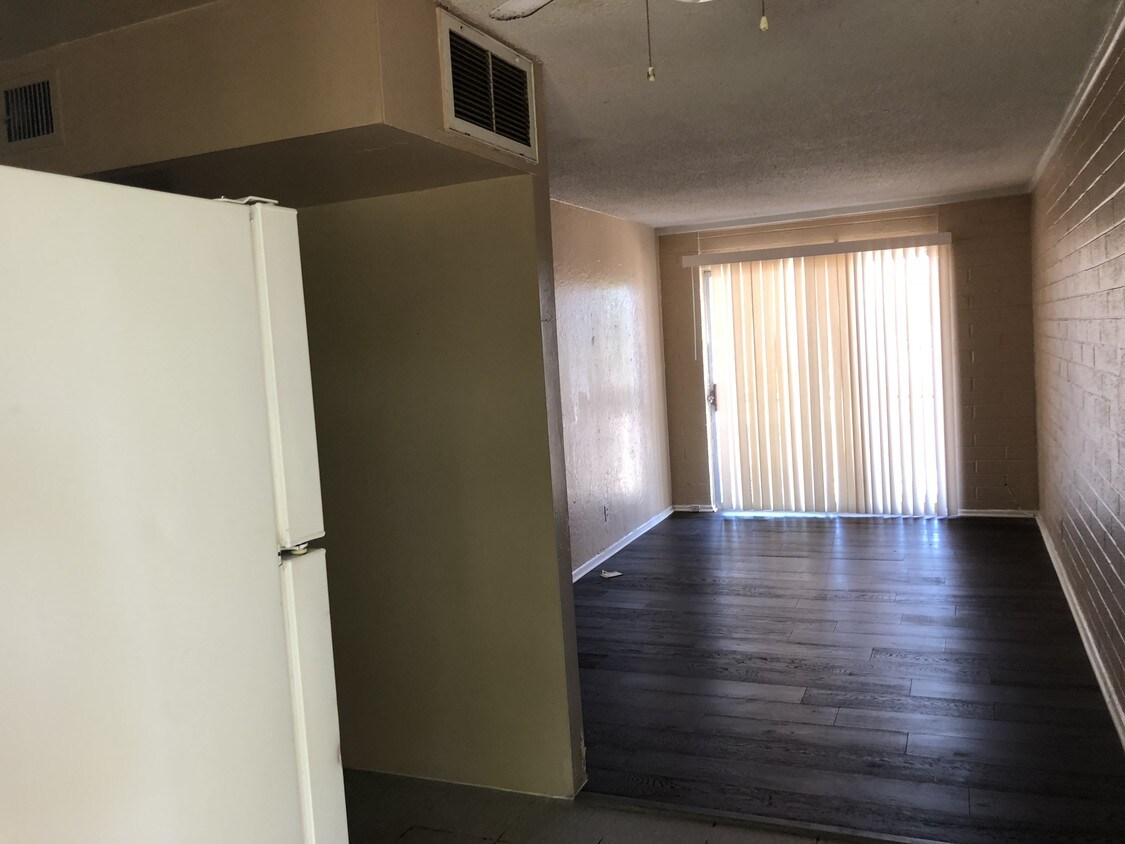 Foto principal - 1739 E Cheery Lynn Rd