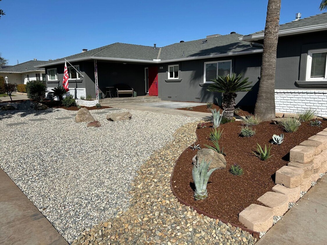 Foto principal - Beautiful 6-Bedroom Home with Pool & Outdo...