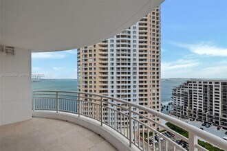 Building Photo - 848 Brickell Key Dr