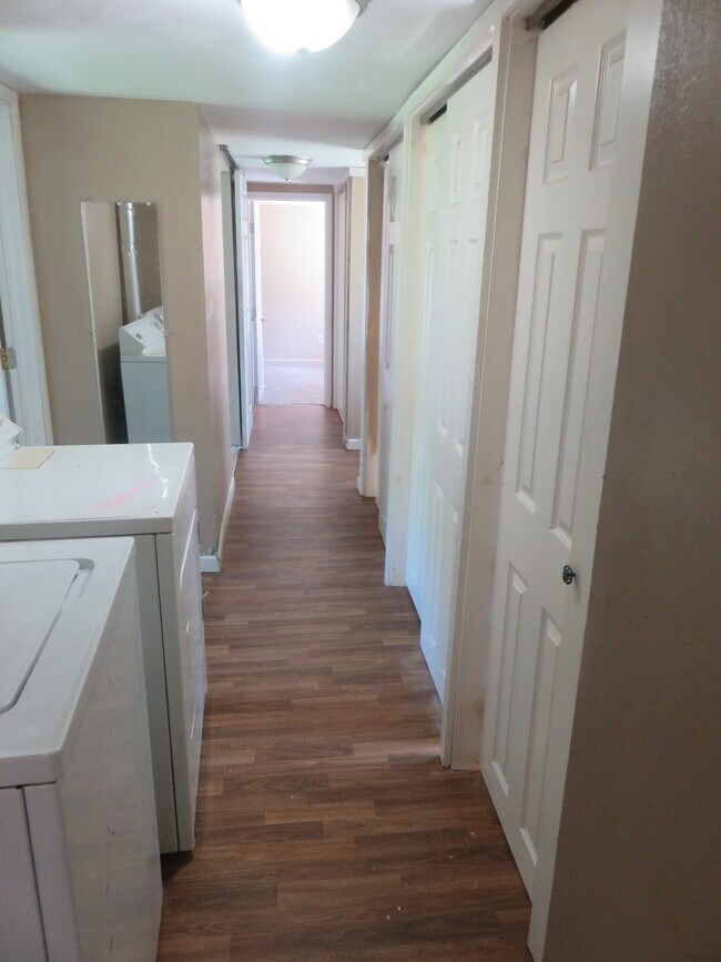 Foto del edificio - 106 E Walnut St