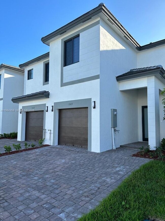 Building Photo - 13637 SW 157th Pl