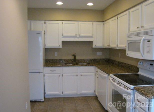 Foto del edificio - 6545 Point Comfort Ln