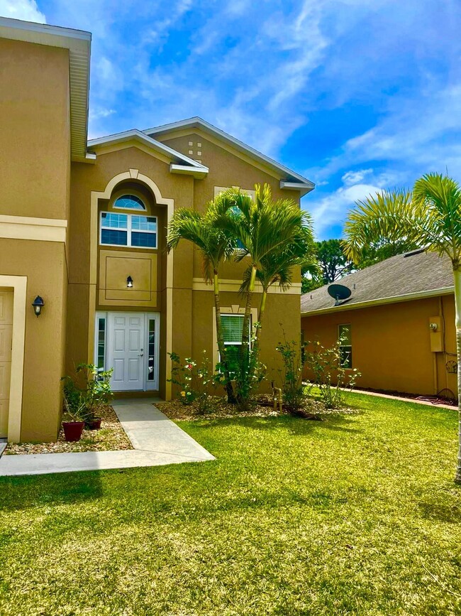 Building Photo - 3780 Aria Dr