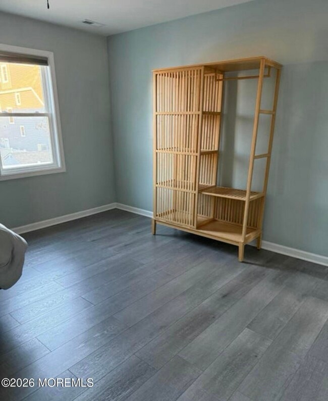 Building Photo - 40 Bay Shore Dr