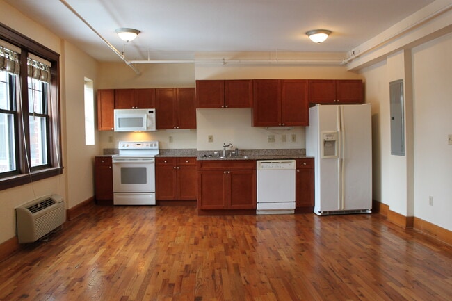 Building Photo - 60 Caledonia Rd
