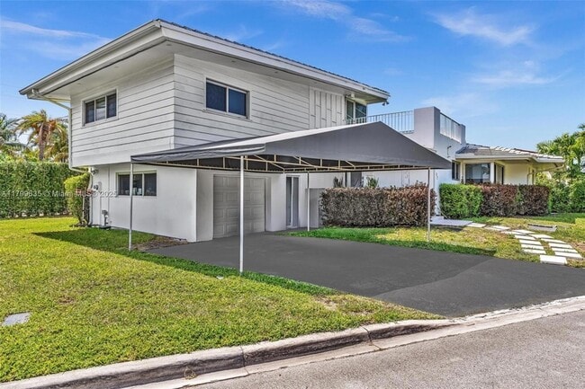 Building Photo - 9257 Bay Dr