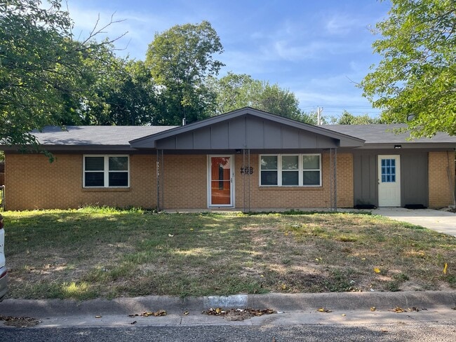 Building Photo - 1310 Westview Dr