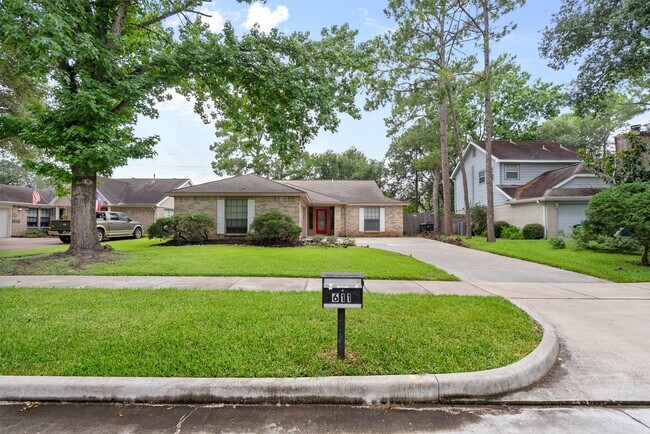Foto del edificio - 611 Muirwood Ln