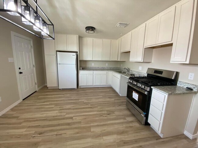 Foto del edificio - 4311 Princeton Ave