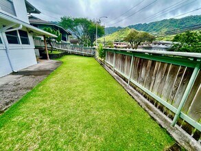Building Photo - 3386 Manoa Rd