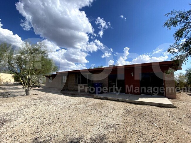 Building Photo - 1010 Camino De Las Colinas
