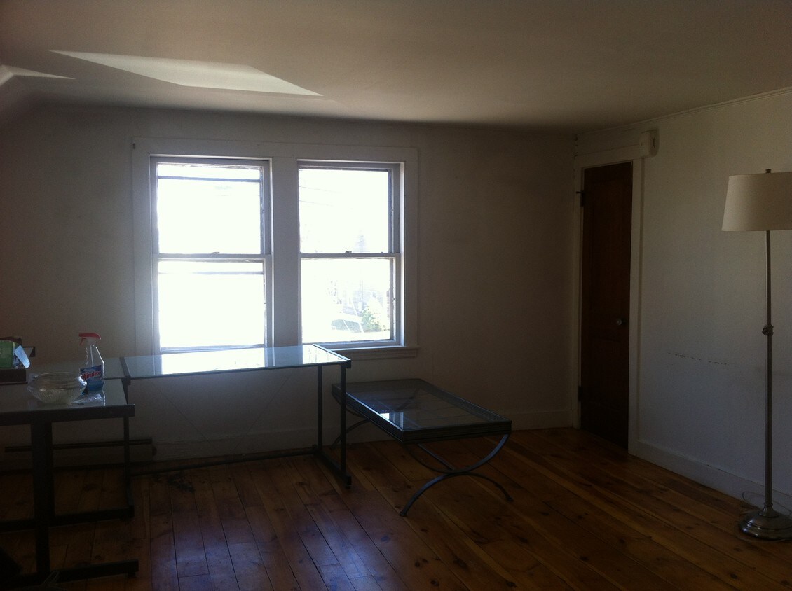 156 Gray Rd Unit 4, Falmouth, ME 04105 Apartment for Rent in Falmouth