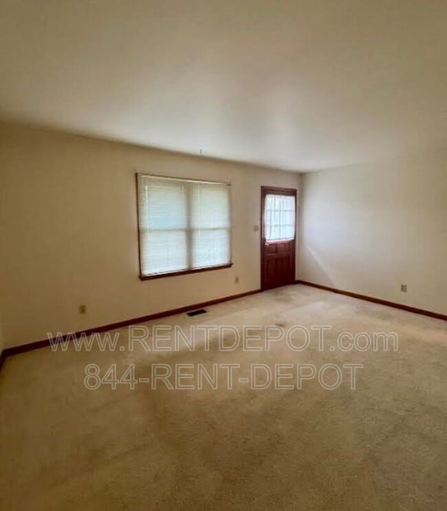 Building Photo - 2719 Vogel Rd
