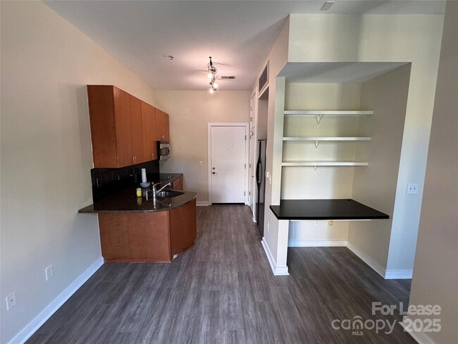 Foto del edificio - 525 E 6th St