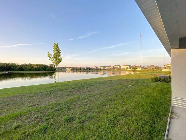 Building Photo - 13014 Willow Grove Dr