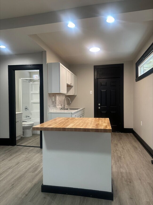 Foto del edificio - 98-100 N Hague Ave