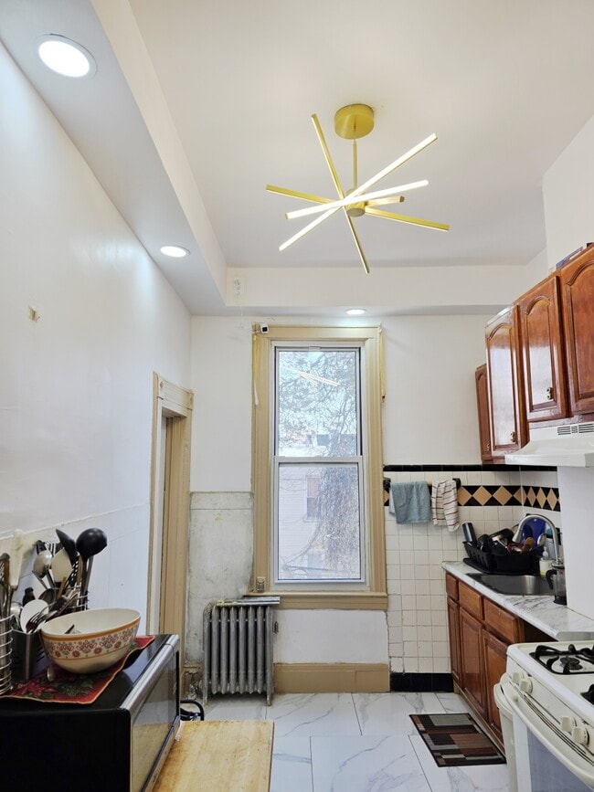 Foto del edificio - 70 Weirfield St