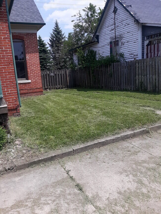 Building Photo - **Rent to Own** 1880 Red Brick home, Full ...