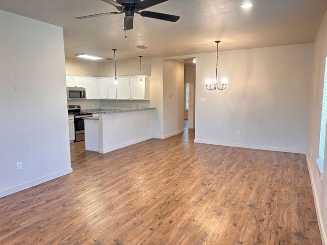 Building Photo - Modern Two Bedroom Townhome In Cooper!