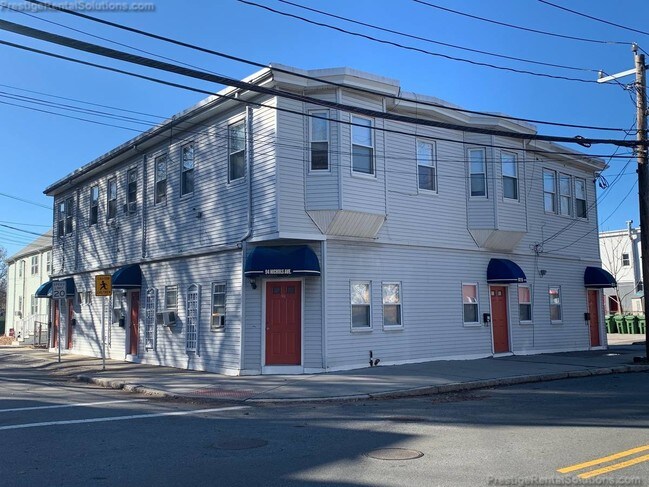 Foto del edificio - 96 Nichols Ave