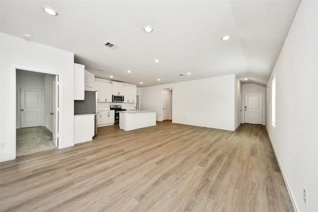 Building Photo - 27458 Serene Pne Dr