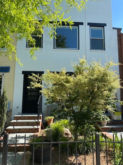 Front of house - 88 P St NW