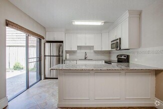 Building Photo - 204 2nd Ct