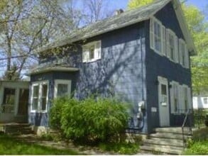 Building Photo - 105 Seymour St
