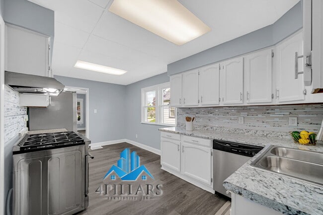Building Photo - 648 Stewart Ct