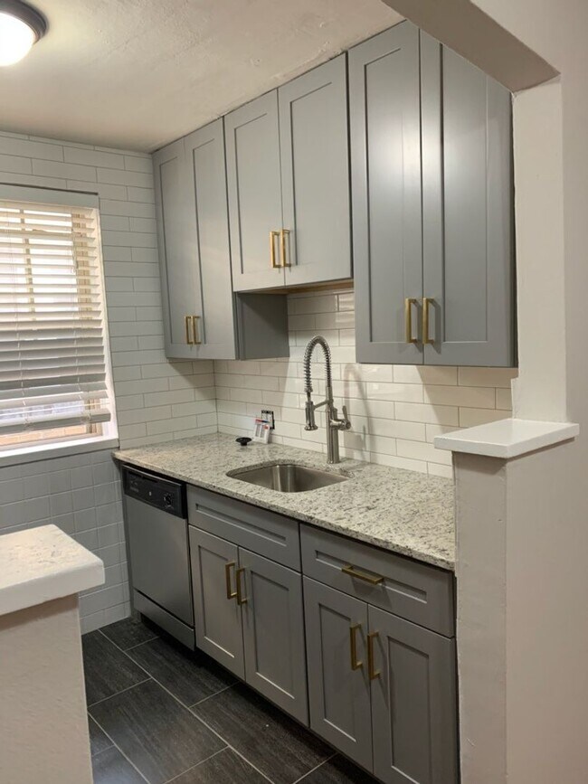 6328 Sutherland Ave Unit 1W, Saint Louis, MO 63109 Apartments in