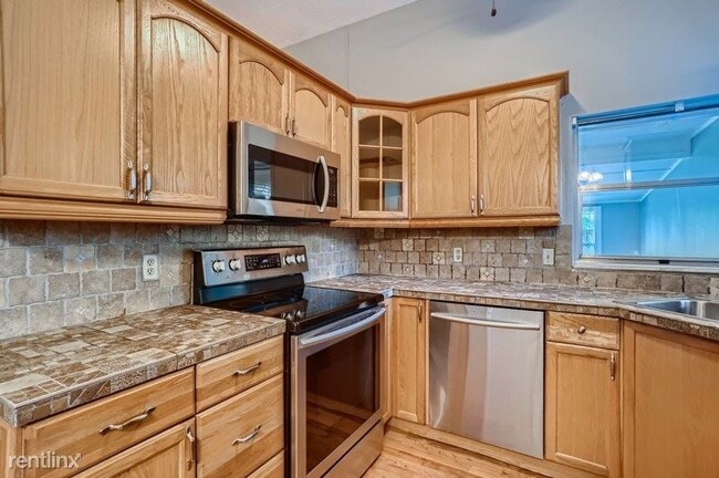 Building Photo - 3 br, 2 bath House - 328 Sir Lawrence Dr UNIT