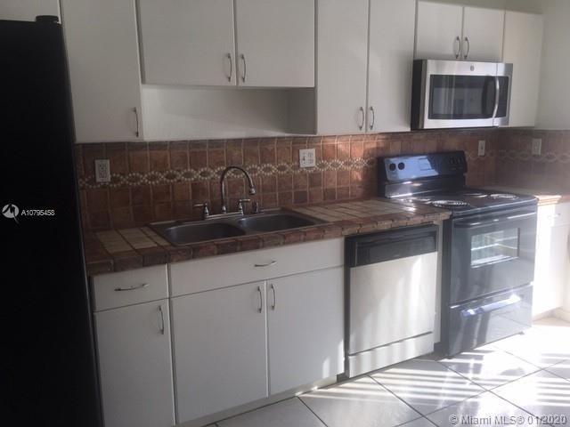 Foto del edificio - 6962 NW 179th St