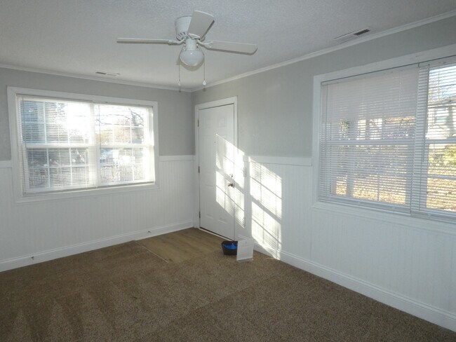 Foto del edificio - 10620 N Locust Ct