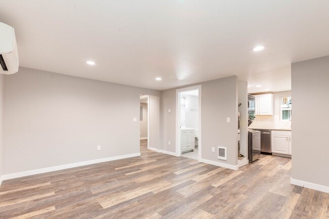Building Photo - 506 Southway Dr