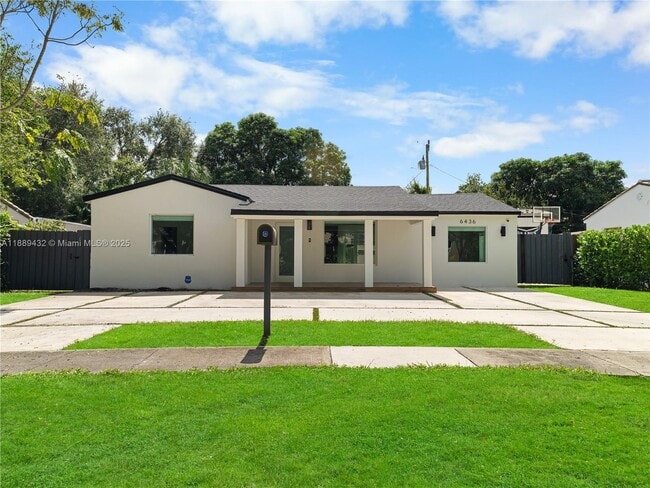 Foto del edificio - 6436 SW 11th St
