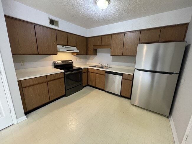 Foto del edificio - 2430 Woodstock Ave