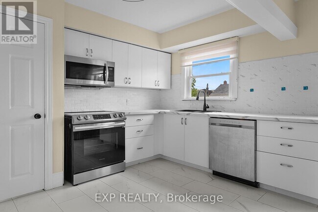 Building Photo - 13 McPhail Crescent
