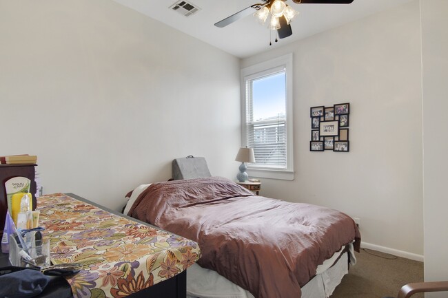 Building Photo - 4831 Coliseum Street, Unit 4833 C