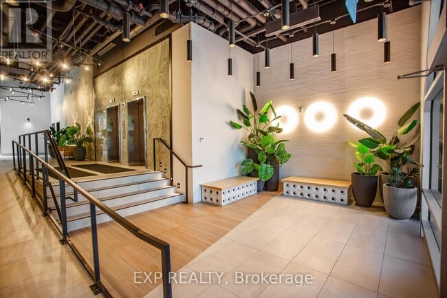 Photo du bâtiment - 770 Somerset St W