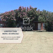 Building Photo - 205 Joyce St