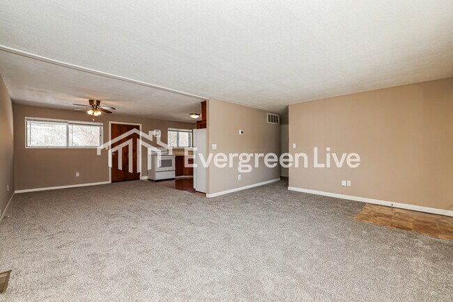 Foto del edificio - 4795 Rolling St