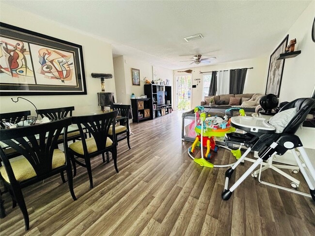 Building Photo - 426 SW 79th Ter