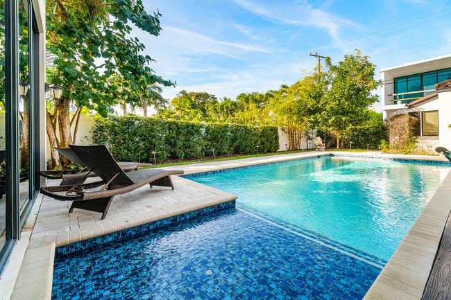 Foto del edificio - 351 E Boca Raton Rd