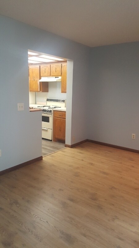 Foto del edificio - 1340 68th Ln N